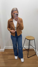 Load and play video in Gallery viewer, Manhattan Jacket - Tan
