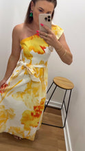 Load and play video in Gallery viewer, Mallaroy Dress - Yellow
