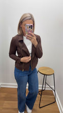 Load and play video in Gallery viewer, Manhattan Jacket - Choc
