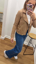 Load and play video in Gallery viewer, Manhattan Jacket - Nude
